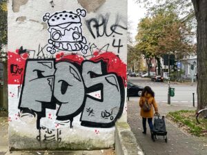 „Burger Bomb“ Paste-Up by SPÄM in Düsseldorf