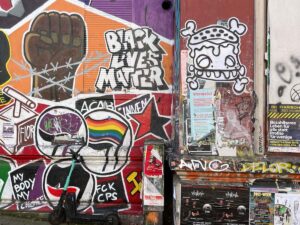 „Burger Bomb“ Paste-Up by SPÄM in Hamburg